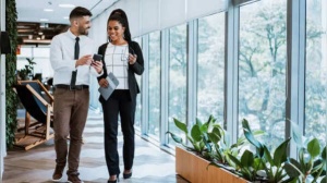 Tied to a desk for your 9-5 job? 7 cardiologist-approved habits can make your desk job healthier