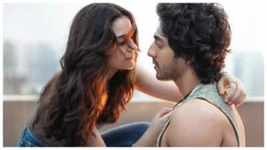 Mohit Suri, Ahaan Panday and Aneet Padda’s ‘Saiyaara’ mints over Rs 329 crore in 45 Days