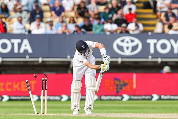 Akash Deep's perfect delivery bowls Joe Root.