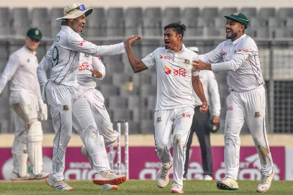 Taijul Islam's bowling variations prove effective.