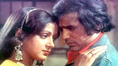 'Not one single person came to Rajesh Khanna, Hema Malini for autograph at the airport,' says Nausheen Ali Sardar: 'Aaj sooraj ugg raha hai toh aapko salaam...'